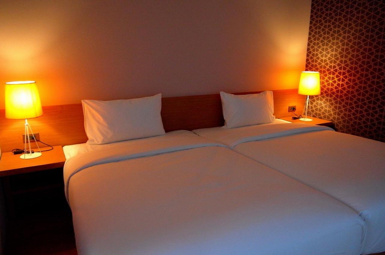 U Tiny Boutique Hotel Suvarnabhumi Bangkok - Sha Plus Exterior photo